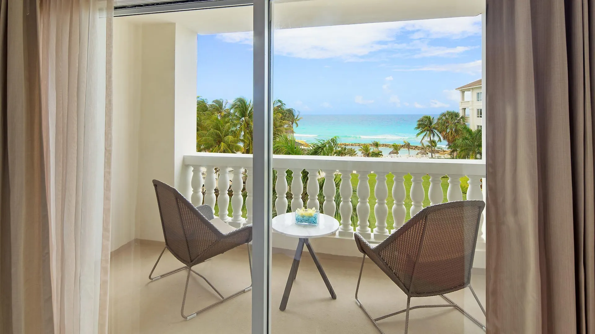 Hyatt Ziva Rose Hall Montego Bay 5*,